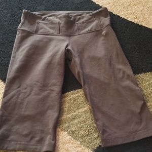 Lululemon belt it out crops